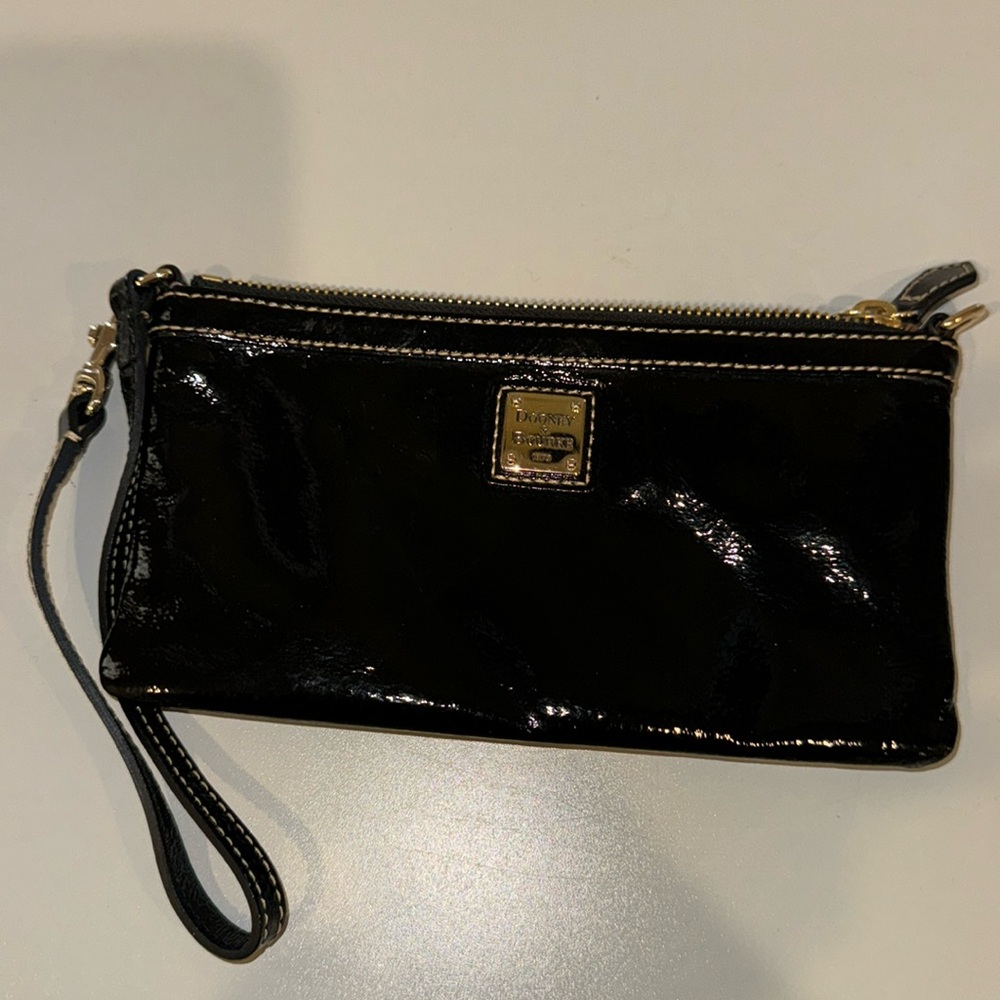 Dooney & Bourke black wristlet